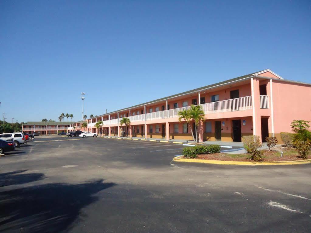 Flamingo Motel Okeechobee Exterior photo
